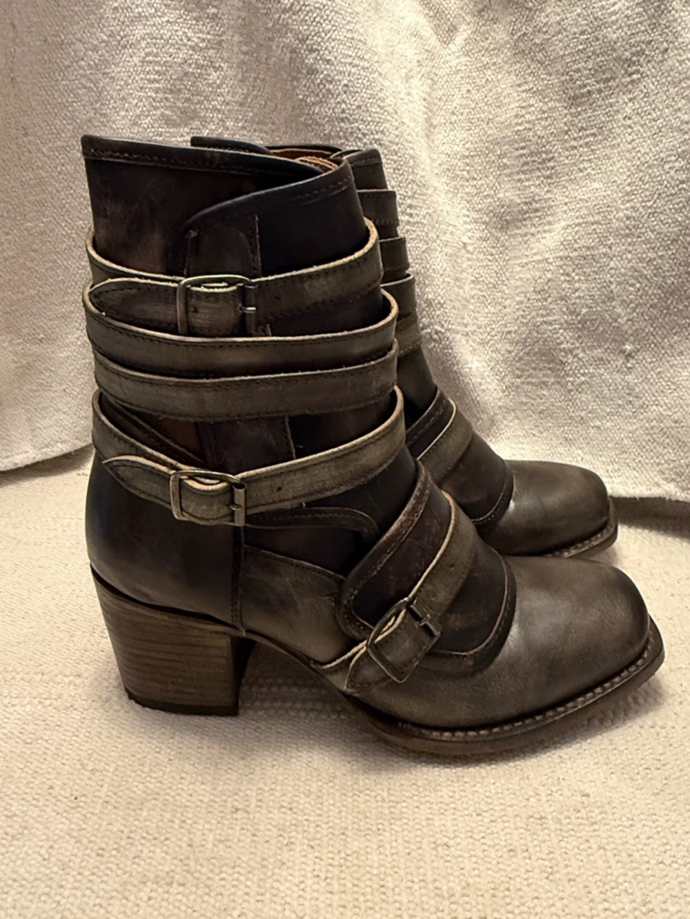 Freebird Olive Darlin Ankle boots size 10